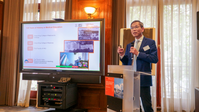 HKUMed actively organises various events in major international cities to attract outstanding scholars and students from around the world to join the Faculty, and to engage in exchanges with world renowned institutions for its further development. Dean Professor Chak-sing Lau will once again lead a delegation to London in May to hold a series of recruitment and alumni activities over two days.